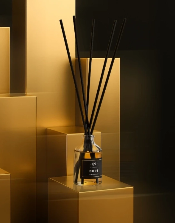 6842816ae72f1.webpDyfuzor zapachowy DORE 50 ml – kwiatowo-owocowy zapach do wnętrz z pałeczkami, elegancki dodatek do salonu, sypialni i przestrzeni z zasłonami